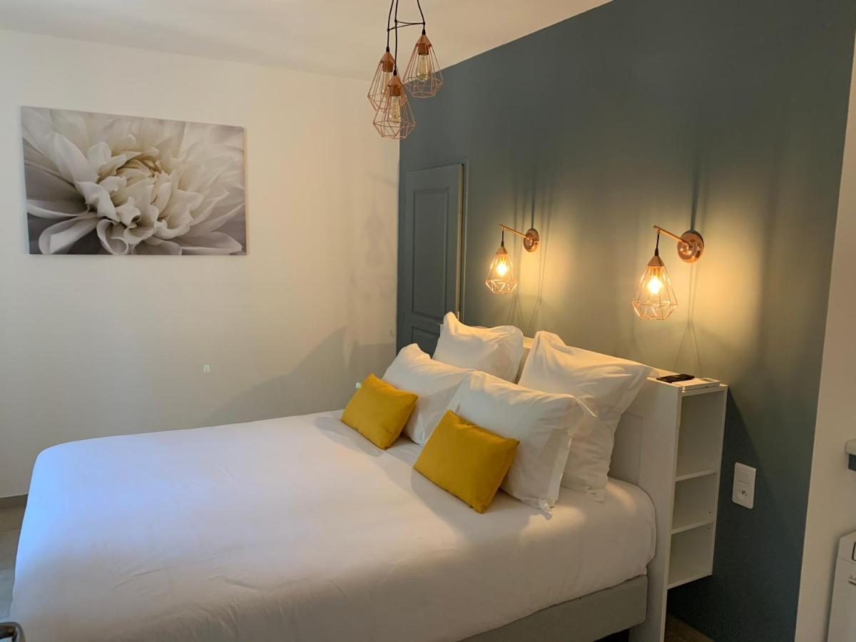Saint-Julien-de-PeyrolasDomaine Forvent住宿加早餐旅馆 外观 照片