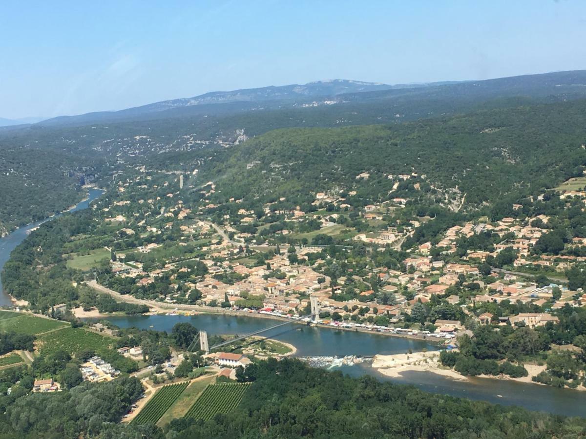 Saint-Julien-de-PeyrolasDomaine Forvent住宿加早餐旅馆 外观 照片